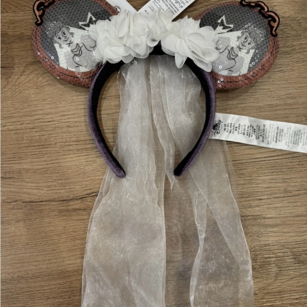 Disney Parks Haunted Mansion
Constance the Bride Minnie Mouse Ears
Headband